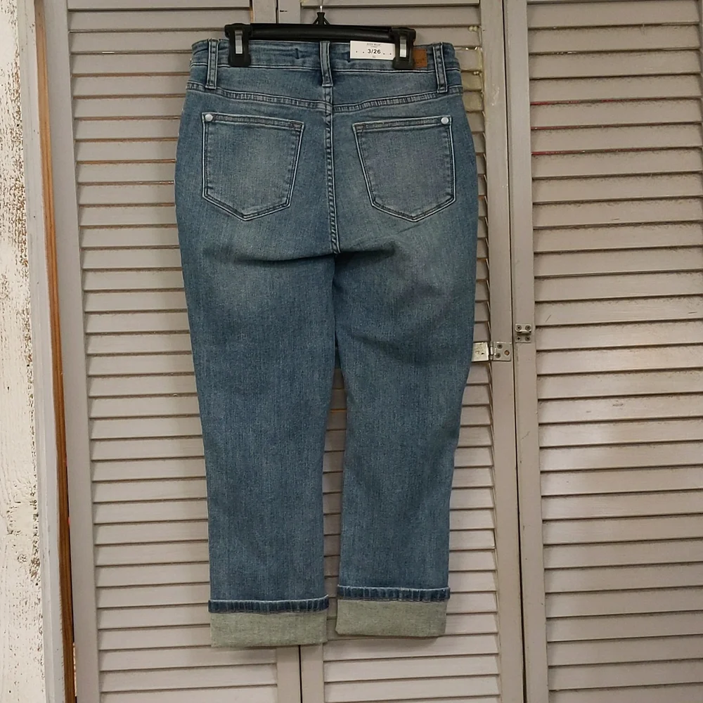 Judy Blue Midrise Capri Cuffed Jeans - Picture 3 of 5